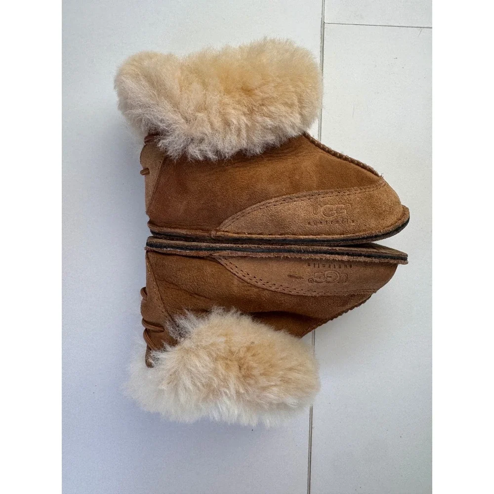 UGG Australia Shearling Suede Sheepskin Fur Lined Baby Moccasins M‎